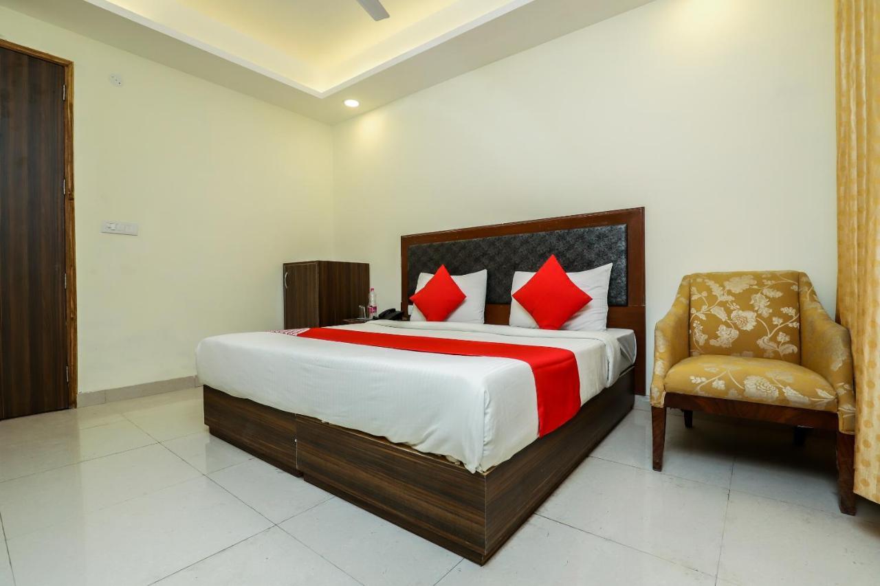 Hotel Moreton Igi Airport Neu-Delhi Exterior foto